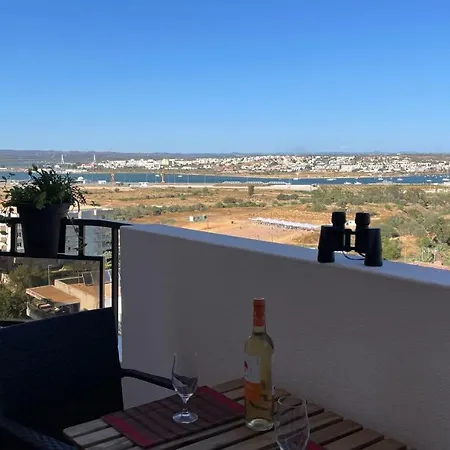 No Snow, 300 M From The Beach, King Size Bed, Fast Wi-fi Apartment Portimao