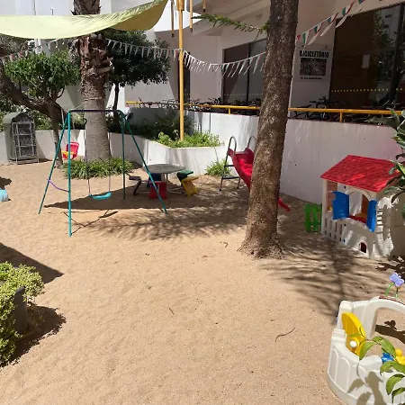 No Snow, 300 M From The Beach, King Size Bed, Fast Wi-fi * Portimao
