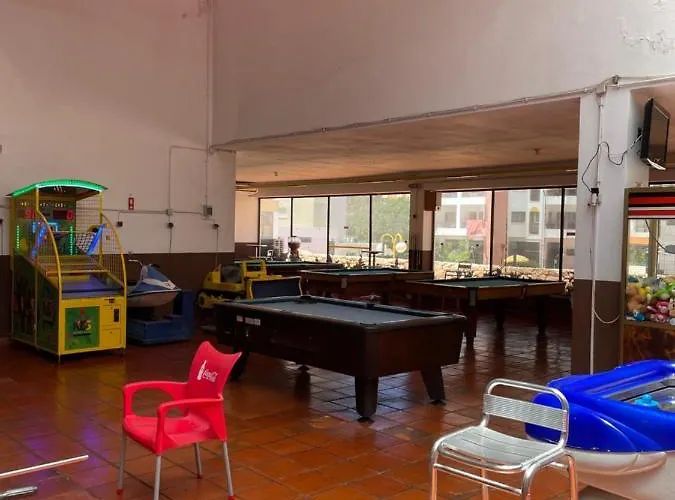 No Snow, 300 M From The Beach, King Size Bed, Fast Wi-fi Daire Portimão