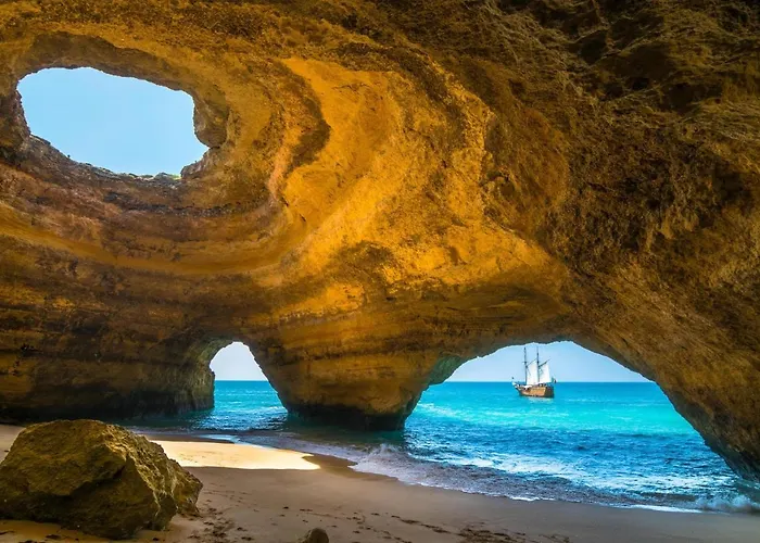 No Snow, 300 M From The Beach, King Size Bed, Fast Wi-fi *