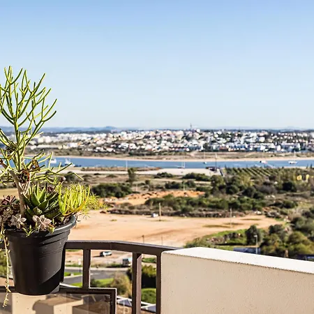 No Snow, 300 M From The Beach, King Size Bed, Fast Wi-fi Διαμέρισμα Portimão