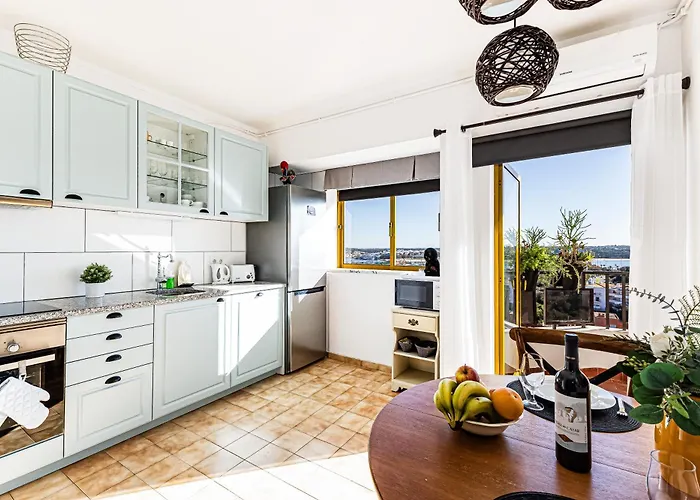 No Snow, 300 M From The Beach, King Size Bed, Fast Wi-fi * بورتيماو