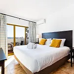 No Snow, 300 M From The Beach, King Size Bed, Fast Wi-fi * Portimao
